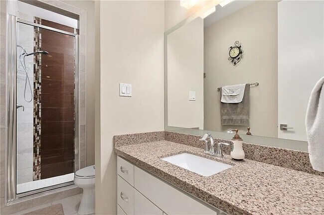 Foto del edificio - 1433 Ozark Ave