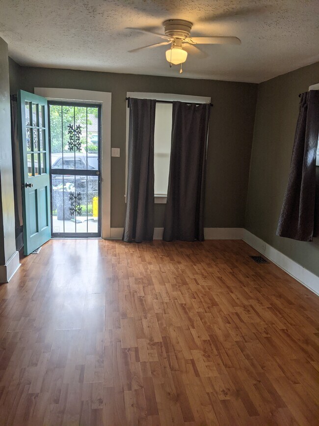Living Room - 111 E Southern Heights Ave