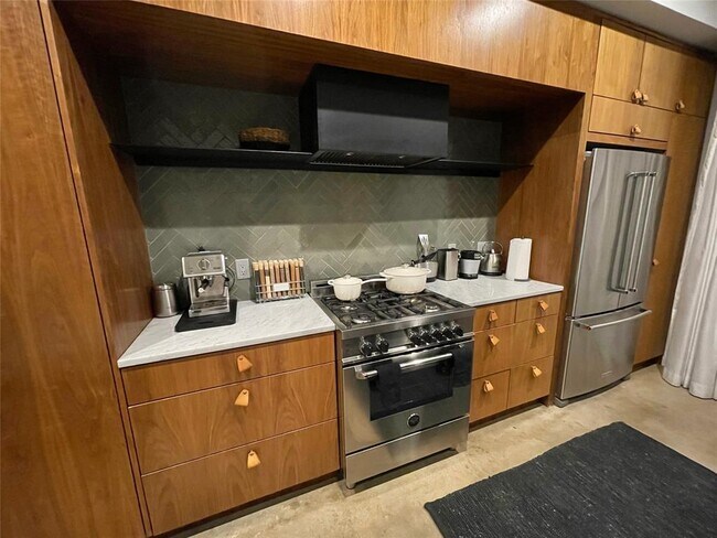 Foto del edificio - 1713 Bluebonnet Ln