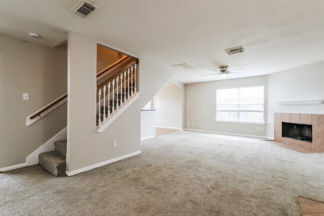 Foto del edificio - 25306 Barmby Dr