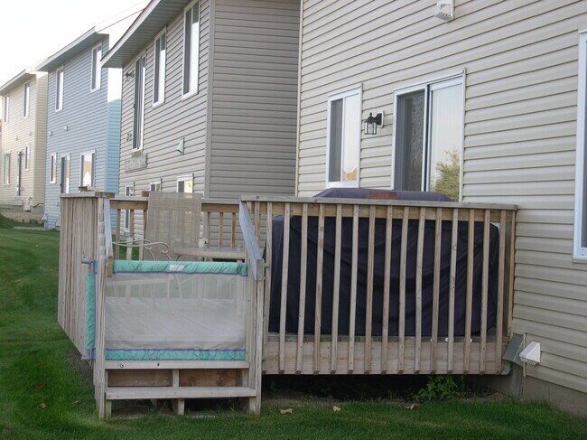 Building Photo - 2853 Wyndam Ct