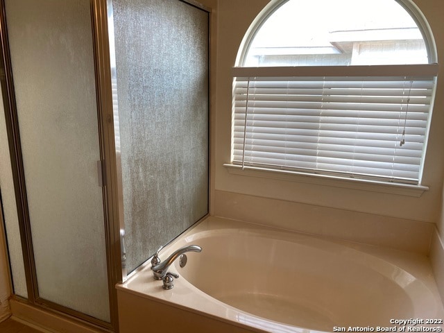 Building Photo - 9003 Quaker Ridge