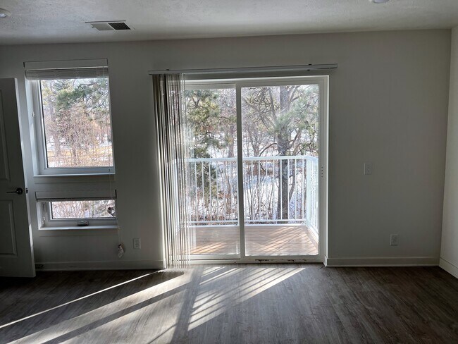 Building Photo - 400 N 36th St