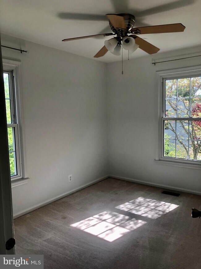 Foto del edificio - 771 Cherry Tree Ln