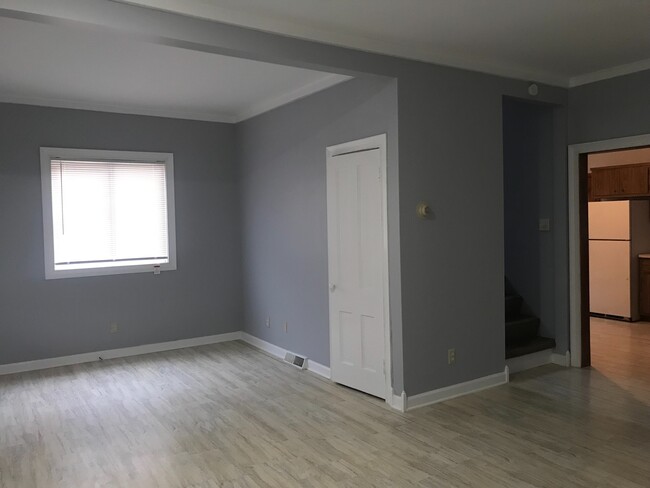 Building Photo - Renovated 2bed, 1bath single family house ...
