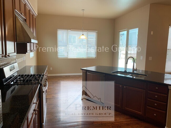 Building Photo - 5948 Revelstoke Dr
