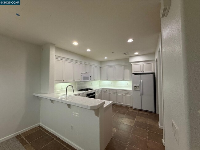 Building Photo - 2312 Joree Ln