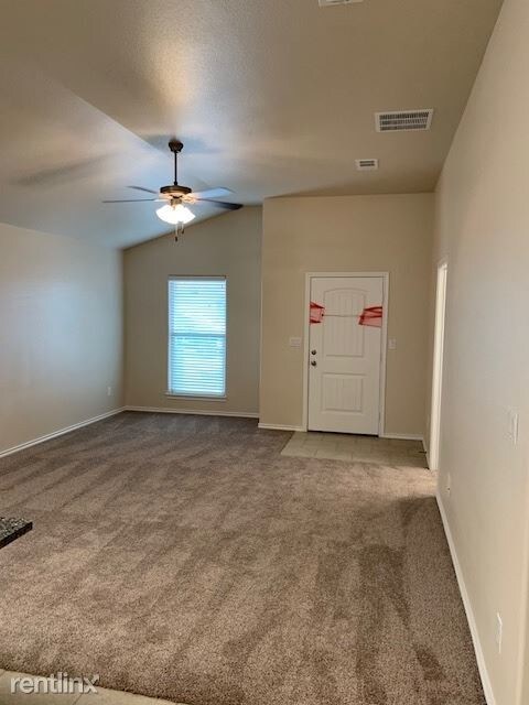Building Photo - 3 br, 2 bath Apartment - 1023 E 89th St