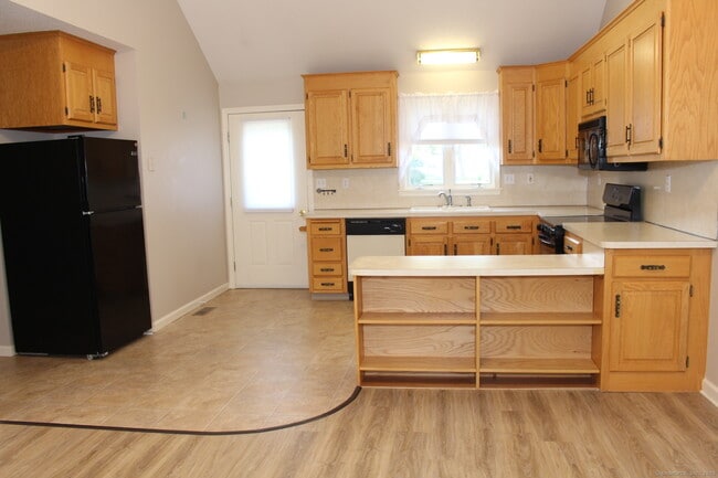 Building Photo - 304 Brainard Rd
