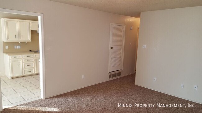 Foto del edificio - 9612 Elmwood Ave