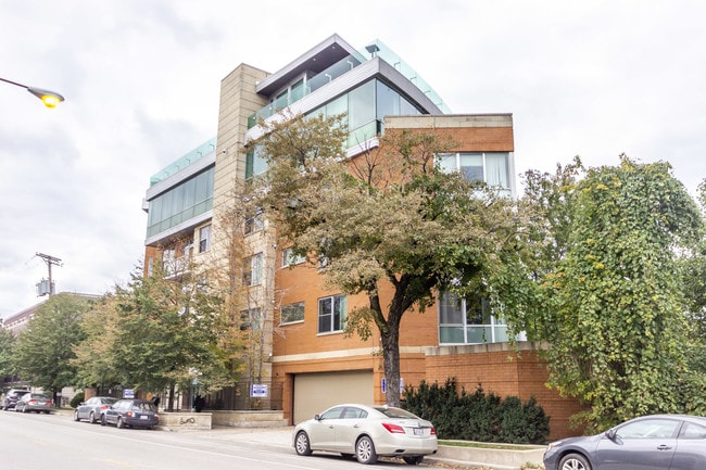 Building Photo - 900 W Hubbard St