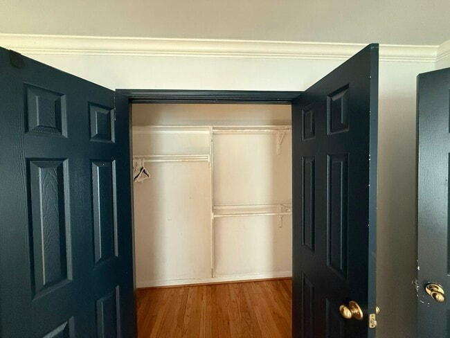 Photo - 615 Coral St House