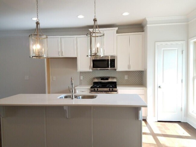 Foto del edificio - 1450 Baygreen Rd