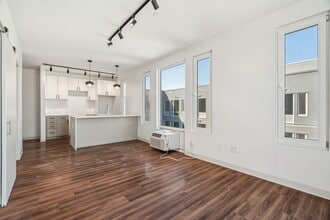 Building Photo - The Felix