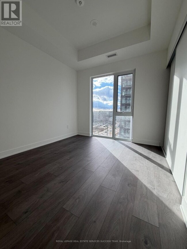 Building Photo - 715 Davis Dr