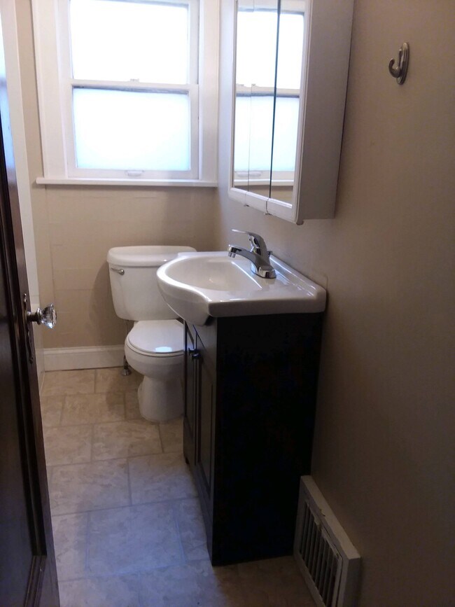 Other apt bathroom - 2103 Grant Ave