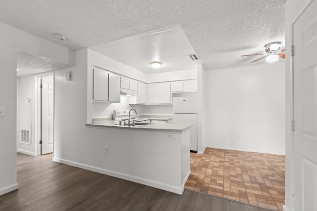 Foto del edificio - 3859 Annadale Ln