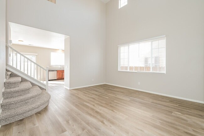 Foto del edificio - 7441 S Mobile St