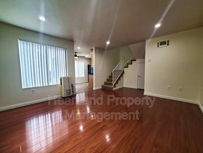 Foto del edificio - 6333 College Grove Way