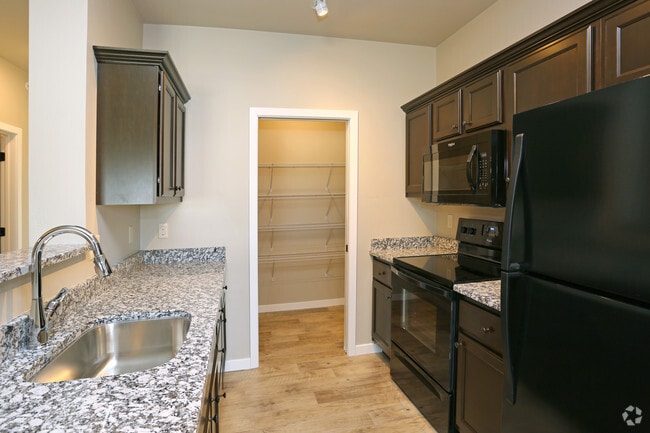 2BR, 2.5BA - Gull - Kitchen - Fountain Ridge