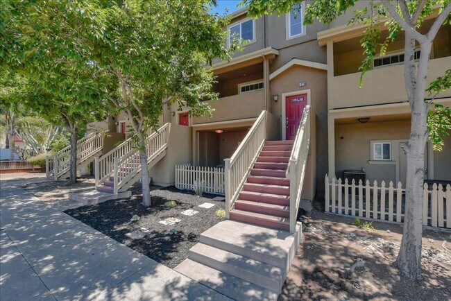 Foto del edificio - Townhome with AC