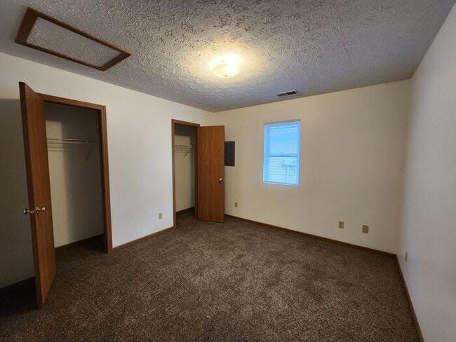 Building Photo - Duplex Located On Terre Hautes The North Side