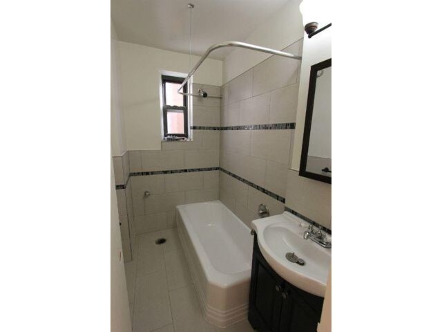 Foto del edificio - 6787 Booth St
