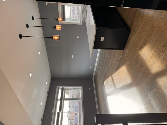 Foto del edificio - 5938 W Montrose Ave