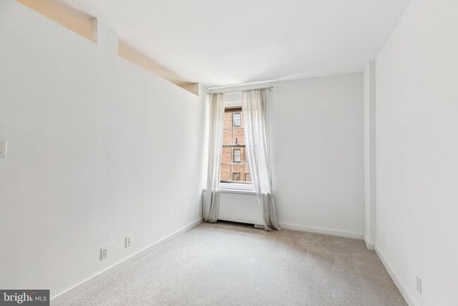 Foto del edificio - 219 S 18th St