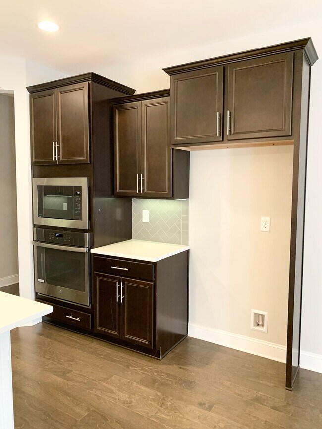 Foto del edificio - 124 Bramble Creek Dr