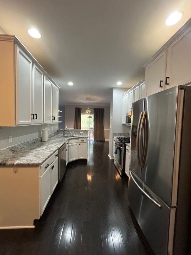 Foto del edificio - Spacious 3-bedroom, 2.5-bath home in South...