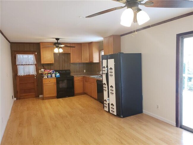 Building Photo - 130 Mansell Cir