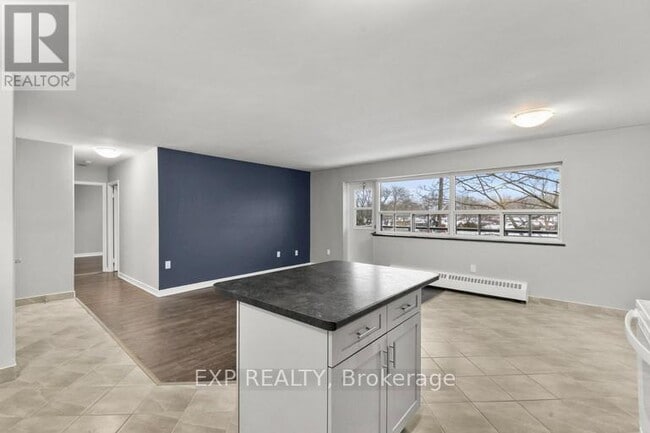 Building Photo - 473 Linwell Rd