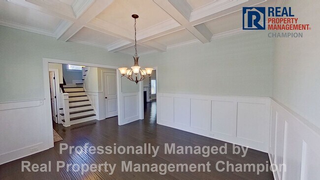 Building Photo - Spacious Executive Home with Open Floorpla...
