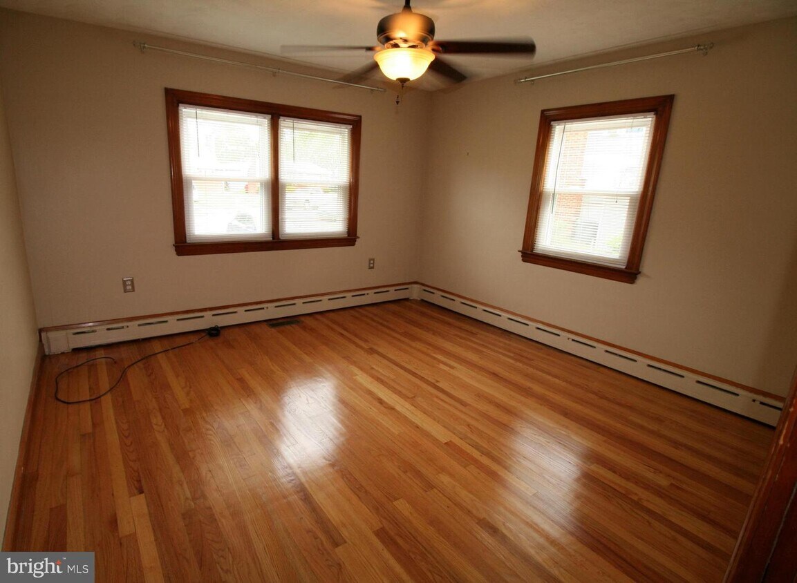 Primary Photo - 804 Glenview Ave