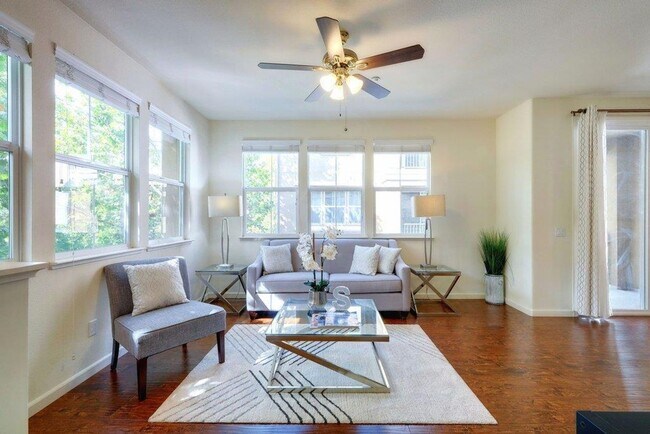 Building Photo - SAN JOSE - Well Maintained Tri-Level 2/2.5 Townhouse