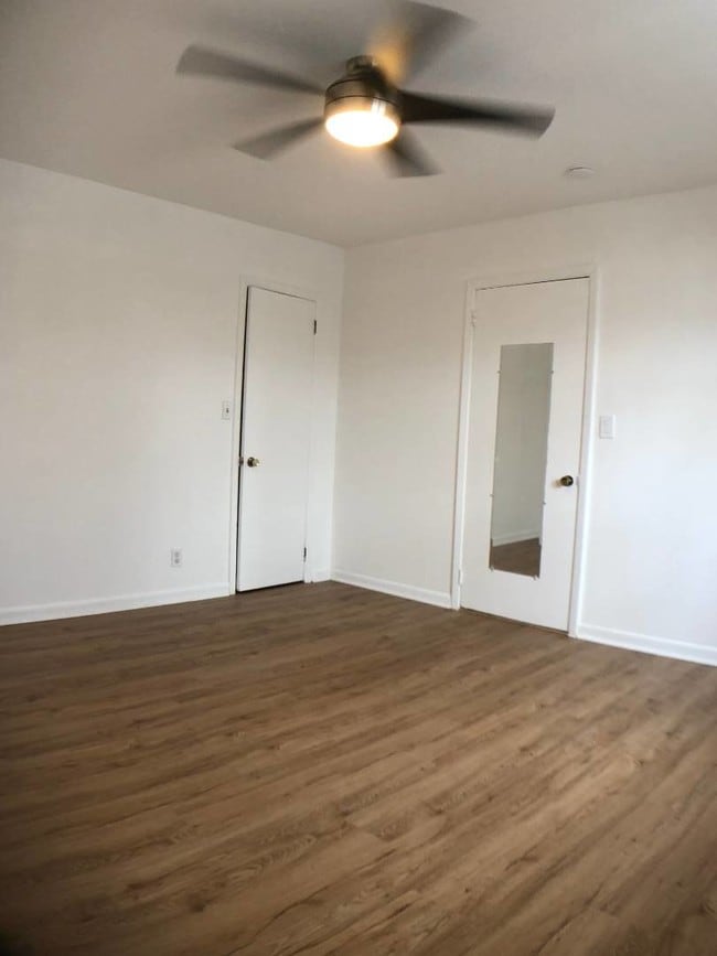 Building Photo - 417 Parkview Ave