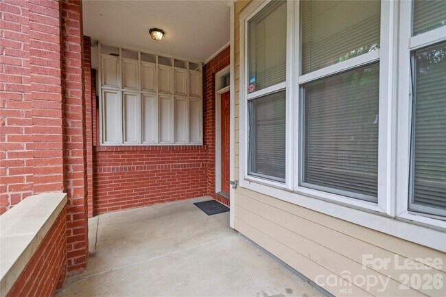 Foto del edificio - 567 E 9th St