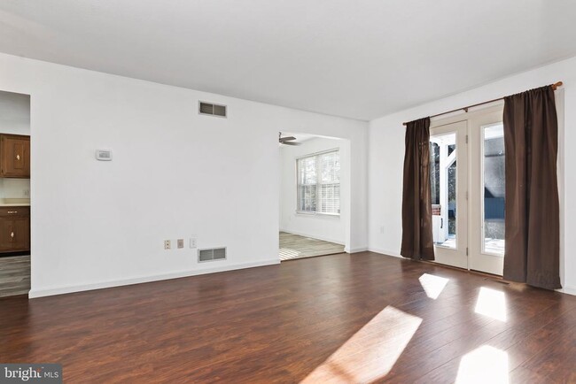 Building Photo - 12 Briarwood Ct