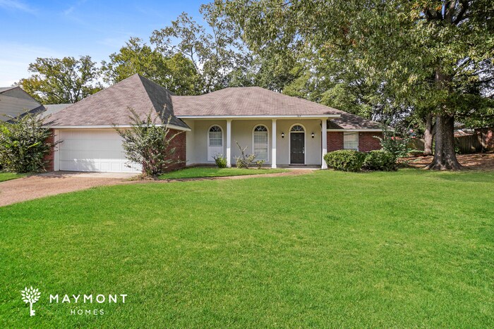 Primary Photo - 107 Whitewood Ln