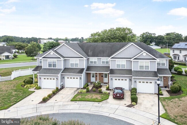 Foto del edificio - 1450 Hidden Meadow Ln