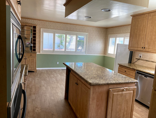 Building Photo - 4972 Campanile Dr