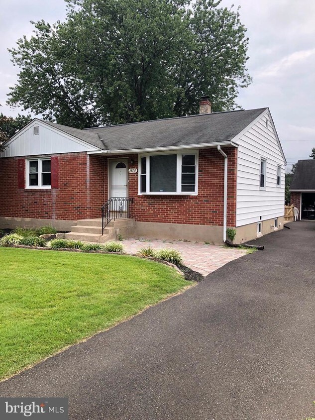Foto principal - 3890 Round Meadow Ln