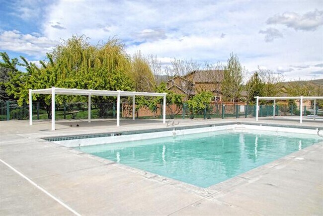 Foto del edificio - Immaculate Rim Home w/Stunning Views