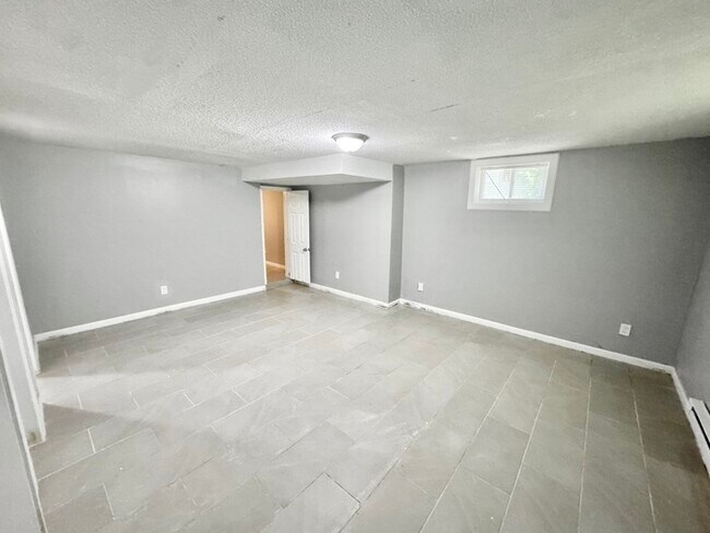 Building Photo - 2876 Cela Rd