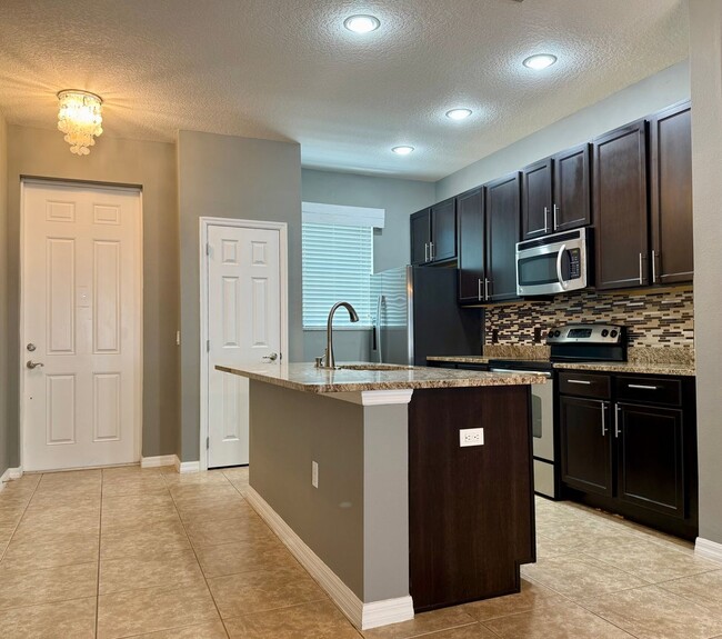 Foto del edificio - 2 Bedroom, 2.5 Bath Townhome in Winter Gar...