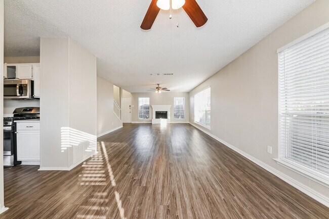 Foto del edificio - 2843 Red Oak Dr