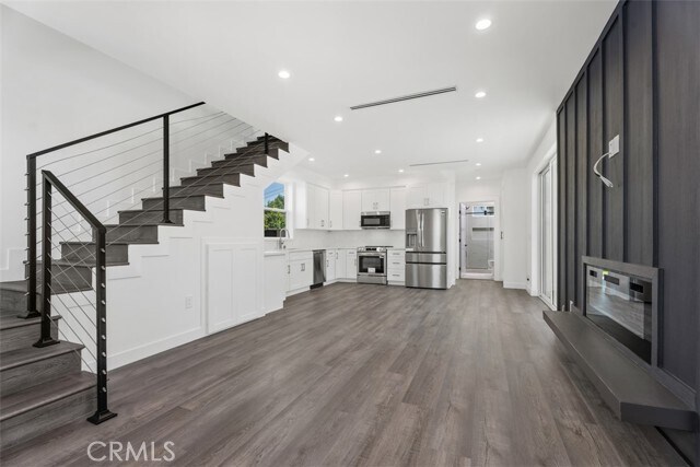 Foto del edificio - 1325 W Ash Ave