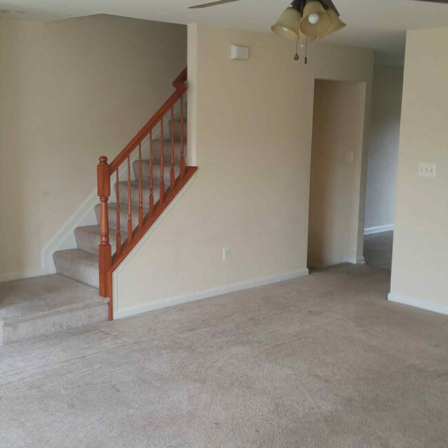 Building Photo - 311 Pendleton Ln