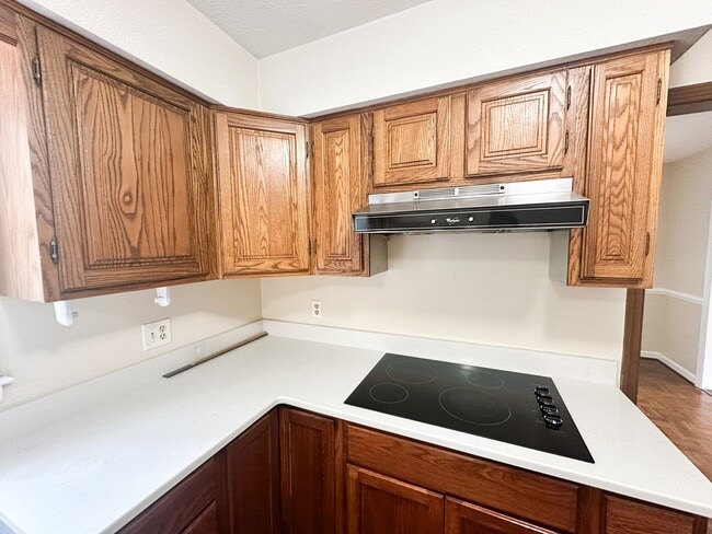 Foto del edificio - Beautiful Waterfront 4-Bedroom Home in Pir...